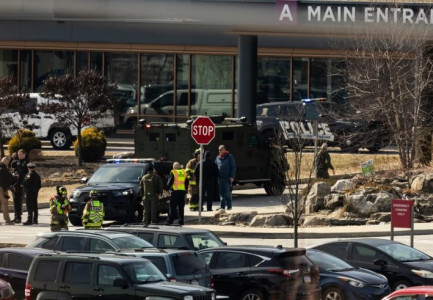 PANIK NË NJË SPITAL NË SHBA! 49-vjeçari merr peng stafin mjekësor, vritet oficeri i policisë, pesë të plagosur