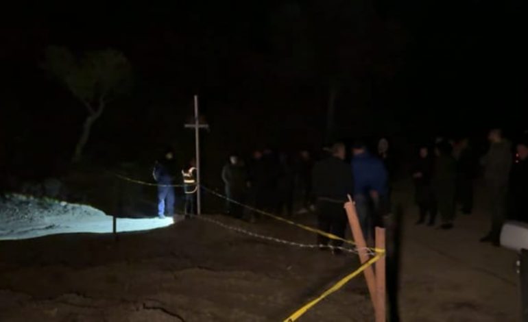 DY PLUMBA NË GJOKS DHE NJË NË KOKË/ DETAJE nga ekzekutimi i Dod Mamlit në Laç, u gjet i pajetë nga një banor i zonës