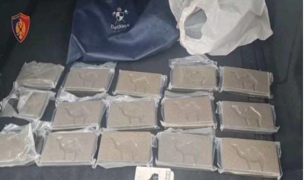 SKEMA/ Si tre të rinjtë shqiptarë e trafikonin drogën nga Tajlanda në Shqipëri