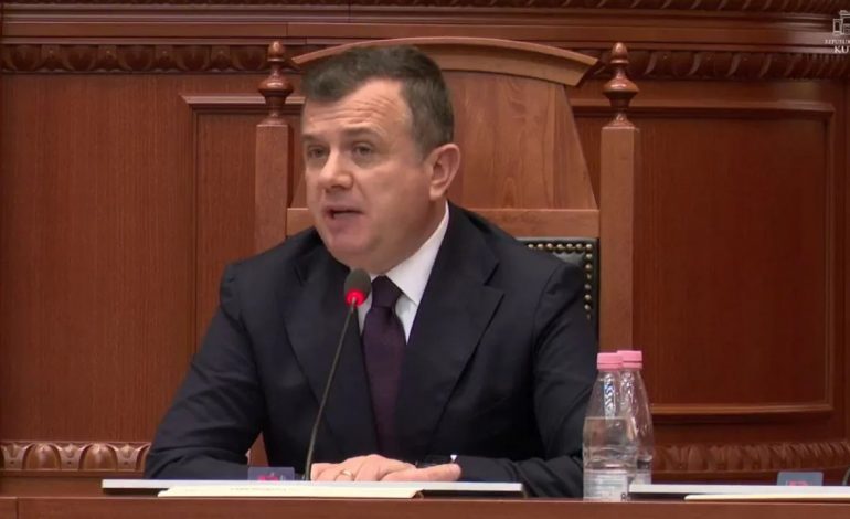 KUVEND/ Balla i drejtohet opozitës: Pse nuk flisni për raportin e DASH për korrupsionin?
