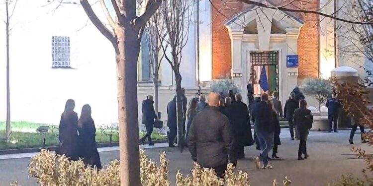 ARRESTIMI I VELIAJT/ Rama shkon sërish në Bashkinë e Tiranës