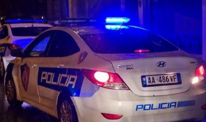 TRONDITET TIRANA/ Krim në familje, vrau të birin me thikë, arrestohet 74-vjeçari