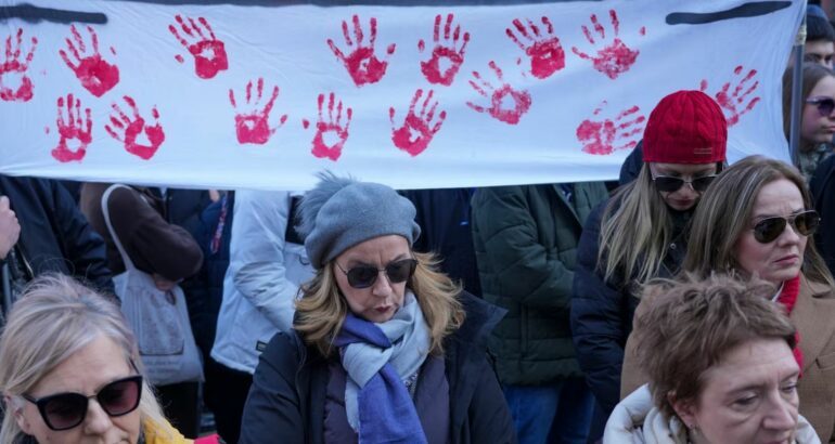 ANALIZA E VOA: Si protestuesit në Serbi shndërruan tragjedinë në lëvizje për ndryshim