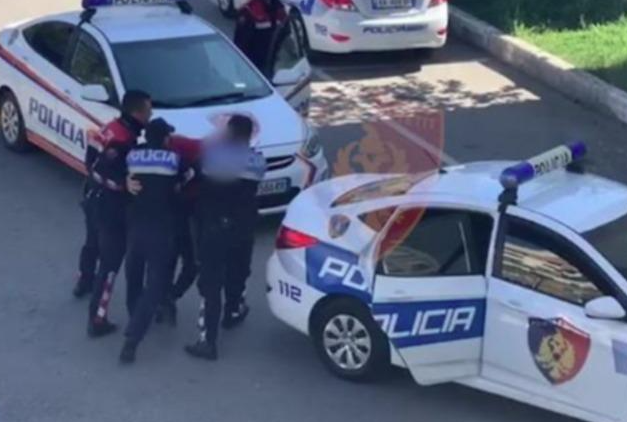 AKSIONI ANTI-DROGË NË TIRANË/ Detajet: 22 persona në pranga