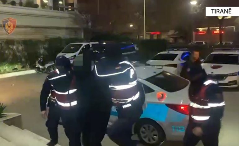 QËLLOI ME ARMË POLICINË NË RINAS/ Kush është Klajdi Buza? Autori i arrestuar dhe në 2022, lëvizte me armë në rrugët e Krujës