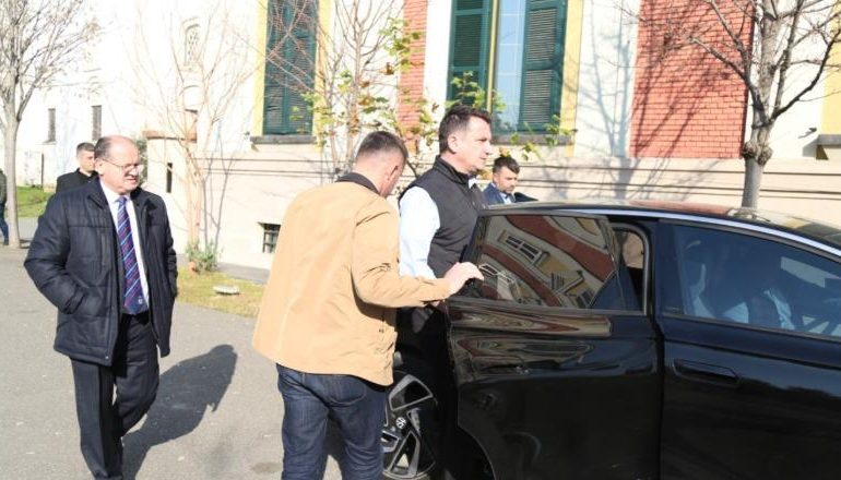 ERION VELIAJ U LA NË BURG/ Avokati: SPAK asnjë provë të re, presim që Gjykata e Lartë të bëjë ndonjë ‘çudi’ dhe ta lirojë