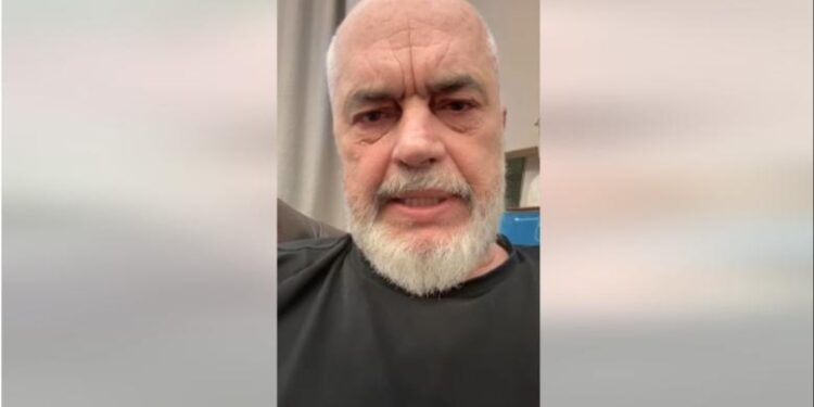“KAP NDONJË PASAGJER DEMOKRAT, SE PO T’I HA BUFI”/ Rama i përgjigjet Bashës me ‘Unikatilin’