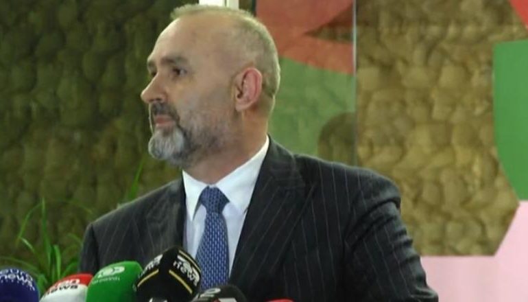 QARKU I LEZHËS/ Manja kryeson garën e PS, 2 emra në listën e mbyllur dhe 7 në atë të hapur, 4 janë gra