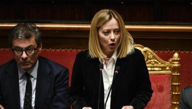“ËSHTË ÇMENDURI TË BËSH PA NATO-N”/ Meloni në senatin Italian: Italia nuk do të zgjedhë mes SHBA-së dhe BE-së