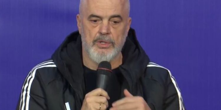 TAKIMI NË BERAT/ Rama: Në këtë qark fitojmë 5:1. Batuta me kandidatin për deputet