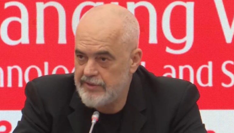 “DO SHKOJMË DREJT NJË JETE MJAFT TË EGËR”/ Rama: Të investojmë në shkolla politike! Të rinjtë duhet të kuptojnë se politika nuk është e keqja
