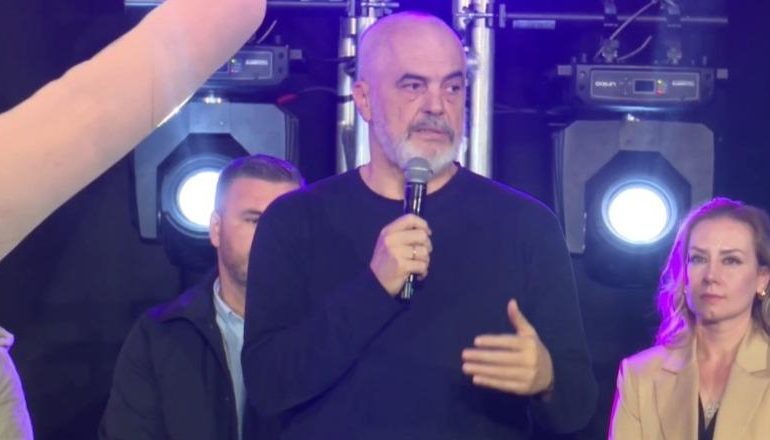 “NË MANDATIN E 4 PËRFUNDOJMË NEGOCIATAT…”/ Rama takim me të rinjtë në Vlorë, për prezantimin e kandidatëve për zgjedhjet e 11 majit