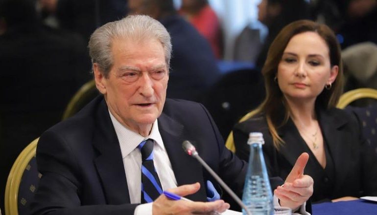 SHBA RIKTHEHET NË SPAK/ Berisha: S’pranojmë drejtësi politike, do e reformojmë me Venecian