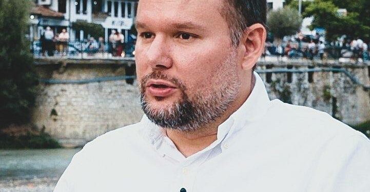 NË GARË PËR DEPUTET/ Jep dorëheqjen edhe kryebashkiaku i Beratit, Ervin Demoka