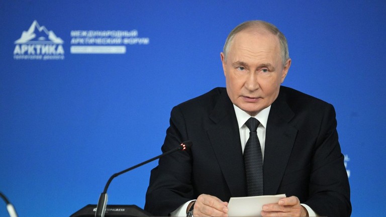 “NATO PO PËRGATITET PËR KONFLIKT NË ARKTIK”/ Putin: Rusia do të rrisë numrin e trupave ushtarake në veri