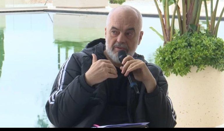 “NUK KENI PARË GJË AKOMA NË VLORË”/ Rama tregon kur do të jetë gati aeroporti