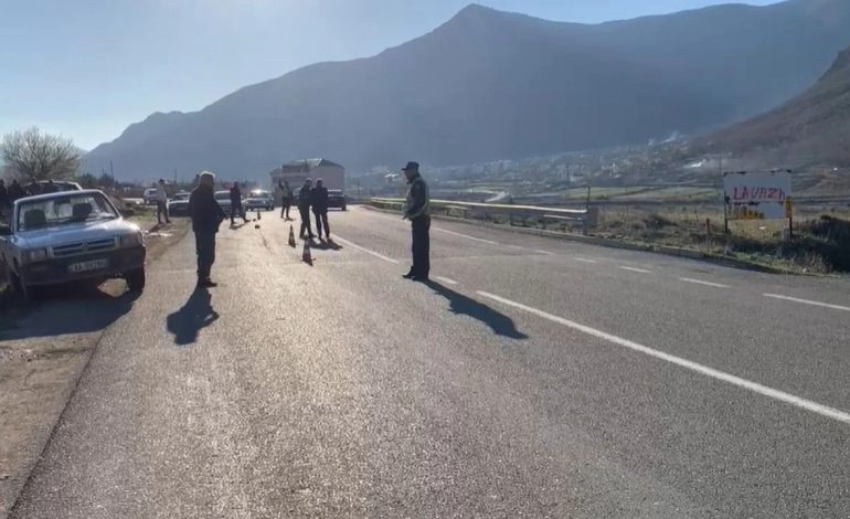 E RËNDË/ Aksident me vdekje në Bulqizë! 64-vjeçari humb kontrollin e mjetit dhe përplas këmbësoren