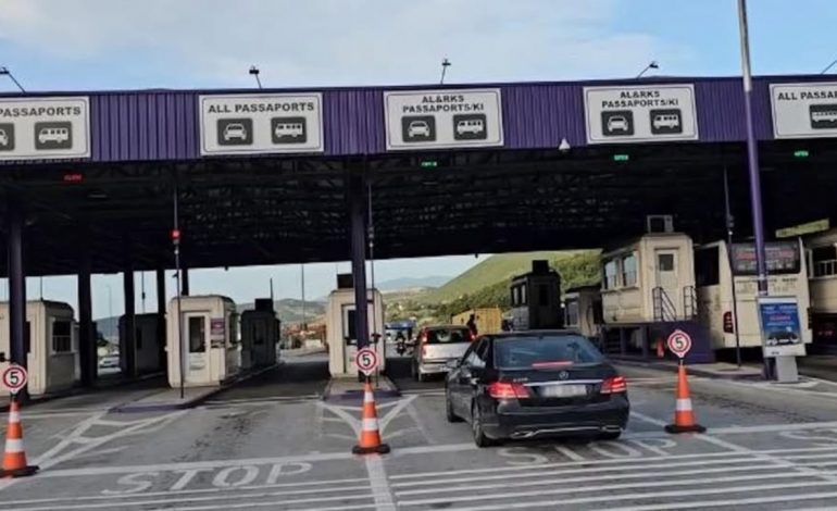 NË KËRKIM NDËRKOMBËTAR PËR TRAFIK DROGE/ Arrestohet në pikën kufitare të Morinës 30-vjeçari