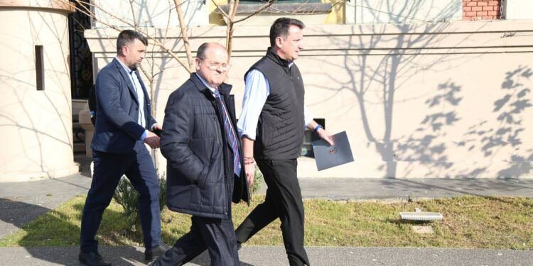 VELIAJ KUNDËRSHTOI MASËN “ARREST ME BURG”/ Apeli i GJKKO hedh shortin, zgjidhet gjyqtari që do të shqyrtojë çështjen