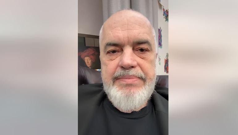 “MOS KINI FRIKË T’I GËZOHENI SHQIPËRISË KUR SHKËLQEN”/ Rama u përgjigjet komentuesve: PS do të jetë edhe disa vite në pushtet