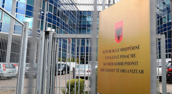 TRAFIKONIN EMIGRANTË DREJT VENDEVE TË BE/ GJKKO dënon me 29 vite burg 4 të pandehurit