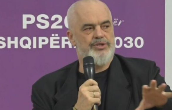 IRONIZON KOALICIONIN E PD/ Rama: Kujtim Gjuzi është “lulja” më e bukur në atë “buqetë”