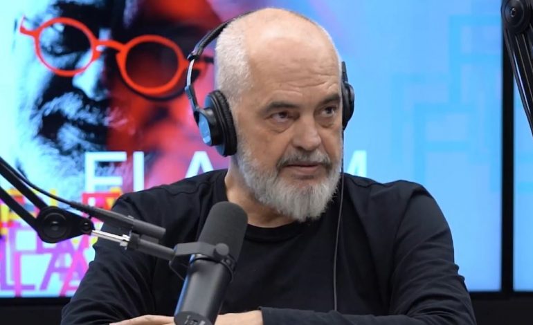 “TRE PETALE NGA TRËNDAFILI SOCIALIST”/ Rama në “Flasim”: Politika është diçka që ia vlen, përtej masakrës që i bëhet