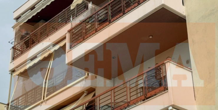 TRONDITET GREQIA/ 53-vjeçari shqiptar vret gruan me thikë, hidhet dhe vetë nga ballkoni