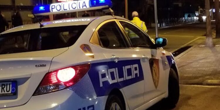 HORROR NË VLORË/ Nëna përplas disa herë në trotuar foshnjën 5 muajshe
