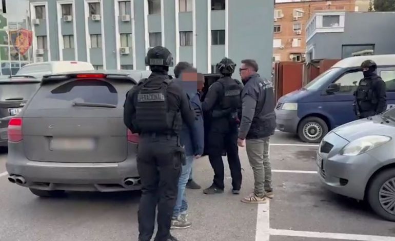EMRAT/ Vranë një shqiptar më 1999 në Itali, vihen në pranga dy persona që fshiheshin prej vitesh në Dibër