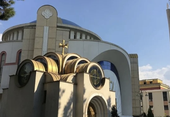 NESËR ZGJIDHET KRYEPESHKOPI/ Sipas amanetit të Anastasit, kishën do e drejtojë një klerik shqiptar