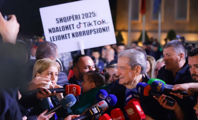 MBYLLJA E ZËRIT TË AMERIKËS/ Berisha: Akt anti censure! Është çështje gjeopolitike