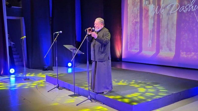 PRIFTI MUZIKANT I KORÇËS/ Një koncert festiv është organizuar në teatrin “Andon Zako Çajupi”