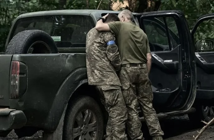 “GJITHÇKA KA PËRFUNDUAR”/ Ushtarët ukrainas që mbijetuan tregojnë ofensivën e Putinit