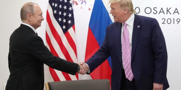 LUFTA NË PRITJE TË TELEFONATËS TRUMP-PUTIN/ SHBA drejt njohjes së Krimesë si territor rus