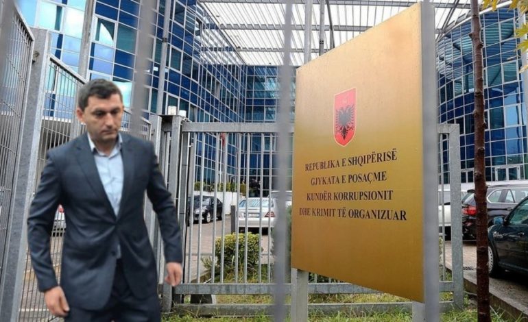 PROBLEME ME PASURINË/ Nga huamarrjet e dyshimta te pasaktësitë në deklarim, çfarë zbuloi KPK për kreun e Prokurorisë së Lezhës, Erjon Shehaj