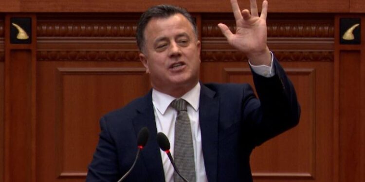 “ISHTE IRONI”/ Berisha justifikon veprimet e turpshme të Nokës në Kuvend: Flamuri i njeh mirë socialistët, ndaj…