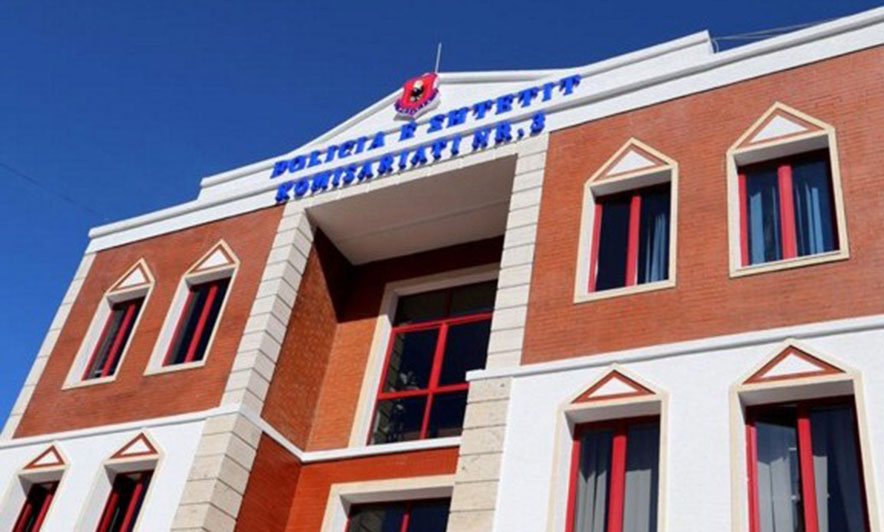 ARRESTOHET 27-VJEÇARI NË TIRANË/ Mbajti pa dëshirë në banesë 15-vjeçaren dhe e ngacmoi. Policia i gjeti edhe…