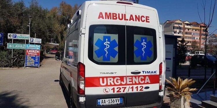 “PLAS” SHERRI MES ADOLESHENTËVE NË SARANDË/ Plagoset me 3 thika 17-vjeçari! Autori përfundon në polici