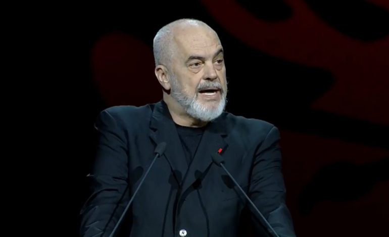 “GREQIA ËSHTË VENDI QË U KA ADOPTUAR, POR SHQIPONJËN…”/ Rama takim me emigrantët në Athinë