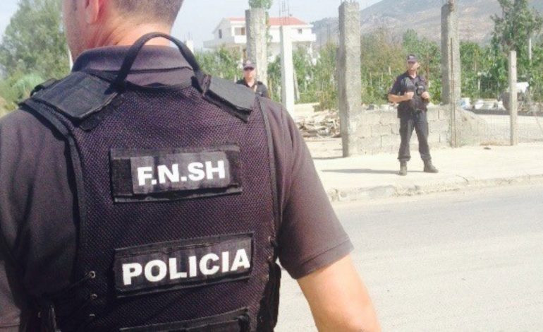 EMRI/ I akuzuar për pengmarrje dhe vrasje, arrestohet personi i rrezikshëm në Fier! Dje kërcënoi efektivin e FNSH-së