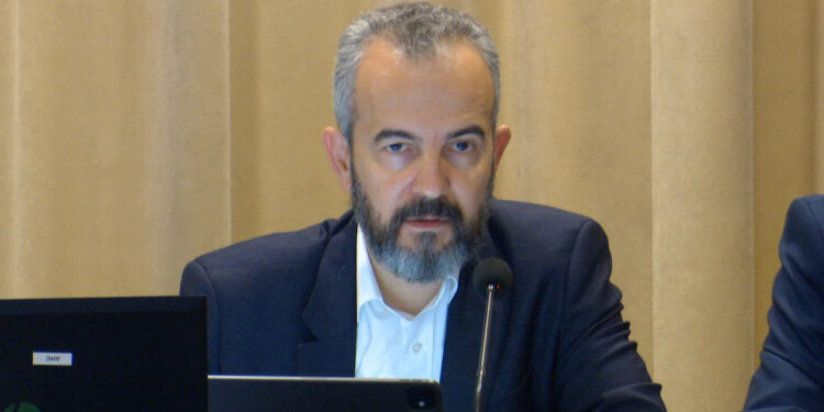 PËRDORIMI I ASETEVE PUBLIKE GJATË FUSHATËS/ Celibashi: Ka progres nga institucionet, sanksione penale për shkeljet