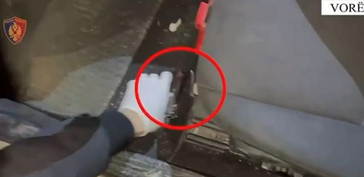 LËVIZTE ME ARMË ZJARRI NË UTOMJET/ Arrestohet 20-vjeçari në Tiranë