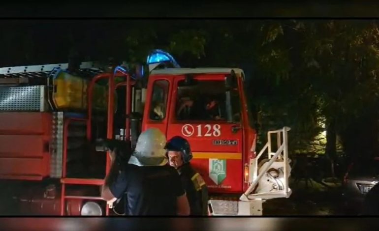 PAMJET/ Transportonte kartonë nga Tirana në Kukës, merr flakë trajleri në “Rrugën e Kombit”