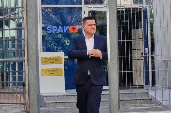 VIDEOLAJM/ Drejtori i Policisë së Tiranës, Elton Alushi paraqitet në SPAK