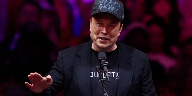 “HESHT, BURRË I VOGËL”/ Musk përplaset me ministrin e Jashtëm polak për Starlink në Ukrainë