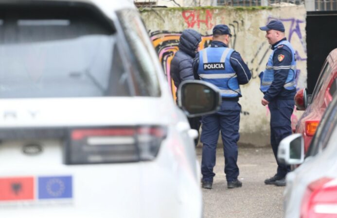POLICIA AKSION ANTI-DROGË NË SARANDË/ Tre persona në pranga, shtatë të tjerë…