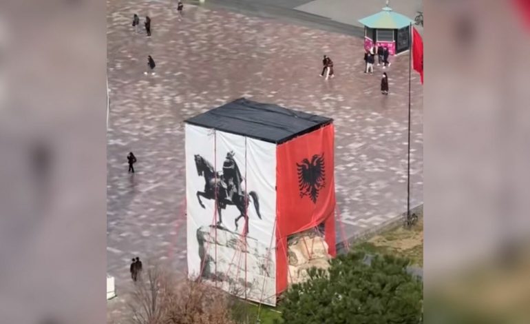 ZHURMA NË RRJETET SOCIALE/ Rama: Ja pse monumenti i Skënderbeut është mbuluar në qendër të Tiranës