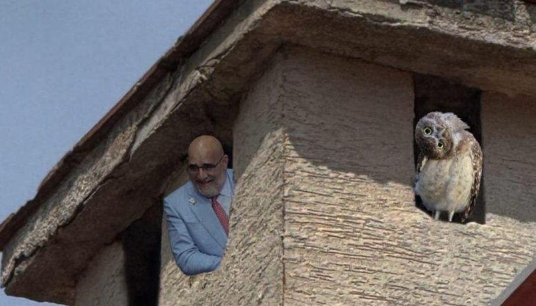 FOTOLAJM/ Rama ironizon LaCivitan: Latifi i shkretë mbeti në penxhere, mezi pret lekët e bufit për të ikur nga sytë këmbët