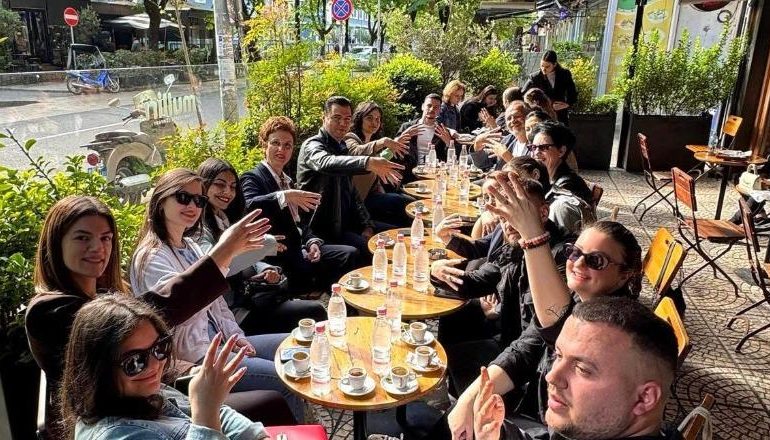 “JO MË LEKË PËR 7×7=313, POR…”/ Basha: Pa mbështetje ndaj SPAK, nuk ka para për asnjë program politik